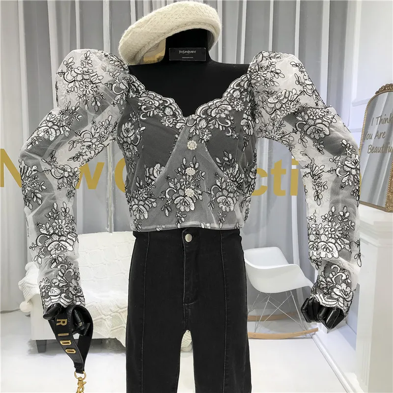 Прозрачные женские рубашки корейская модная одежда Twotwinstyle вышивка цветочный v-образный вырез с пышными рукавами винтажные женские блузки