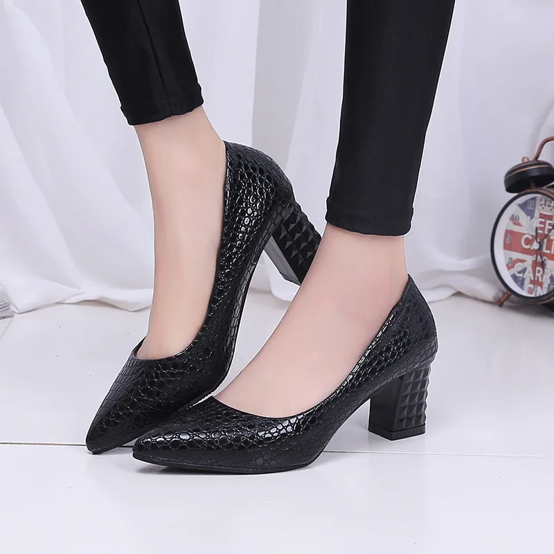 

Medium Heel Womens Shoes New Snake Pattern Pointy Heels Ladies Work Shoes Black White Women Pumps Fashion New Pink Shoes Heels