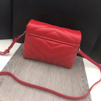 

2019 new mini leather bag women's fashion bag luxury brand embroidered design clamshell bag with built-in compartment bag