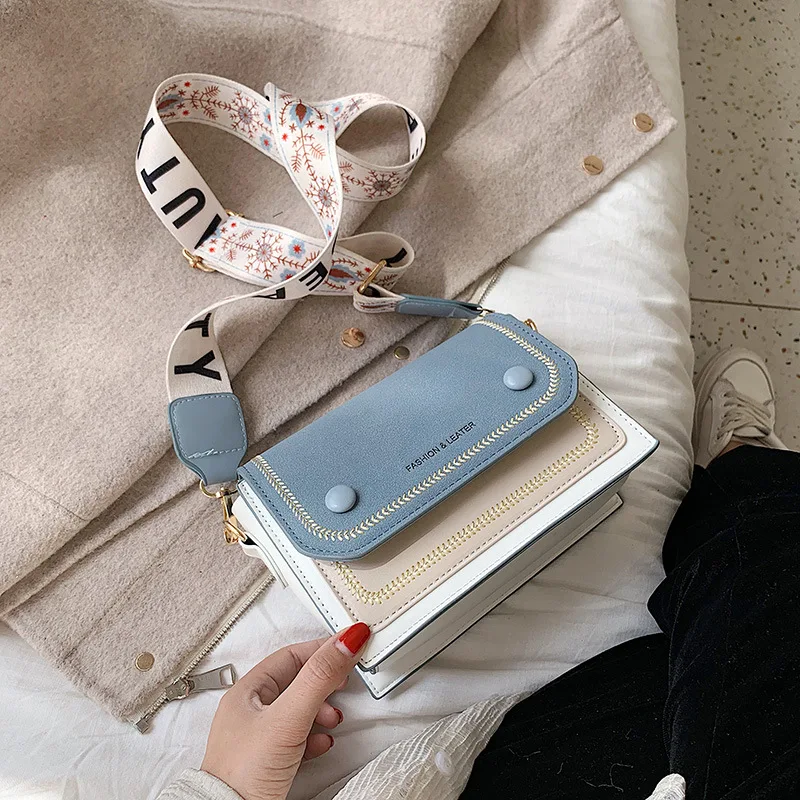 

2019 Autumn New Style WOMEN'S Bag Korean Version of the Dull Polish Joint Shoulder Bag Contrast Color Lettered Square Sling Bag