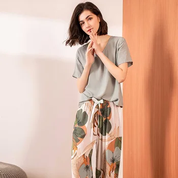 

V-Neck 2020 Summer New Women Leaves Printed Pajamas Set Ladies Comfort Simple Style Sleepwear Loose Soft Casual Wear Homewear