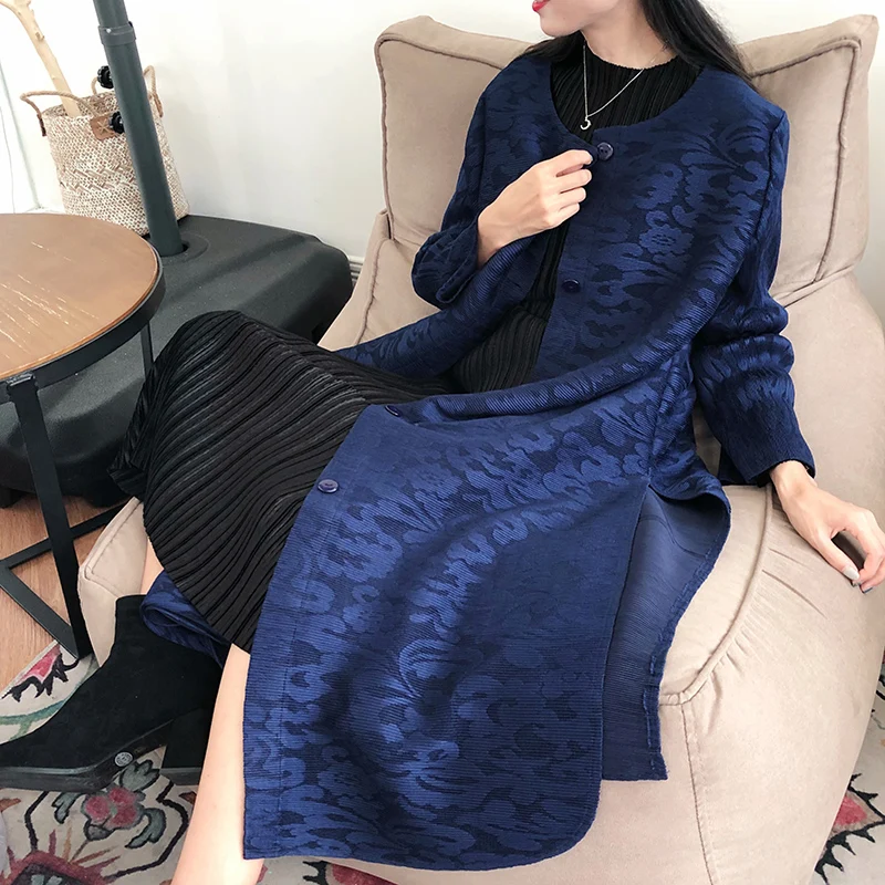 Эксклюзивный ограниченный! MIYAKE плиссированный кардиган женский длинный Высококачественный кружевной двойной плиссированный ветровка плиссированный Тренч