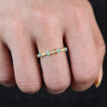 

2020 New Arrive Gold Color Minimalist Engagement Ring Paved With Blue Rhinestone Cz For Women Wedding Jewlery Gift