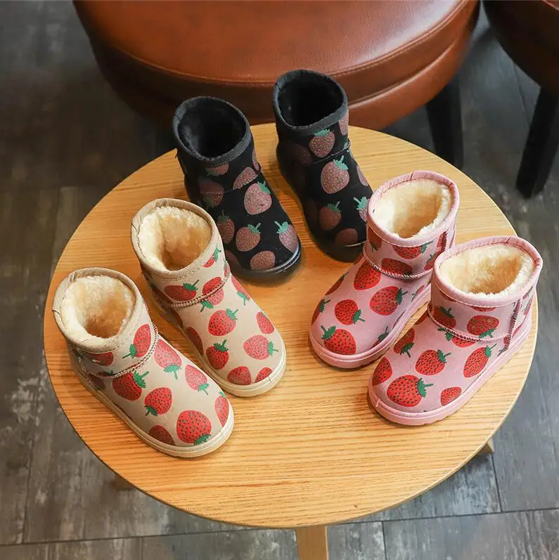 Новые модные детские зимние ботинки для девочек с принтом клубники; зимние детские ботинки; Повседневная обувь для девочек; обувь для малышей