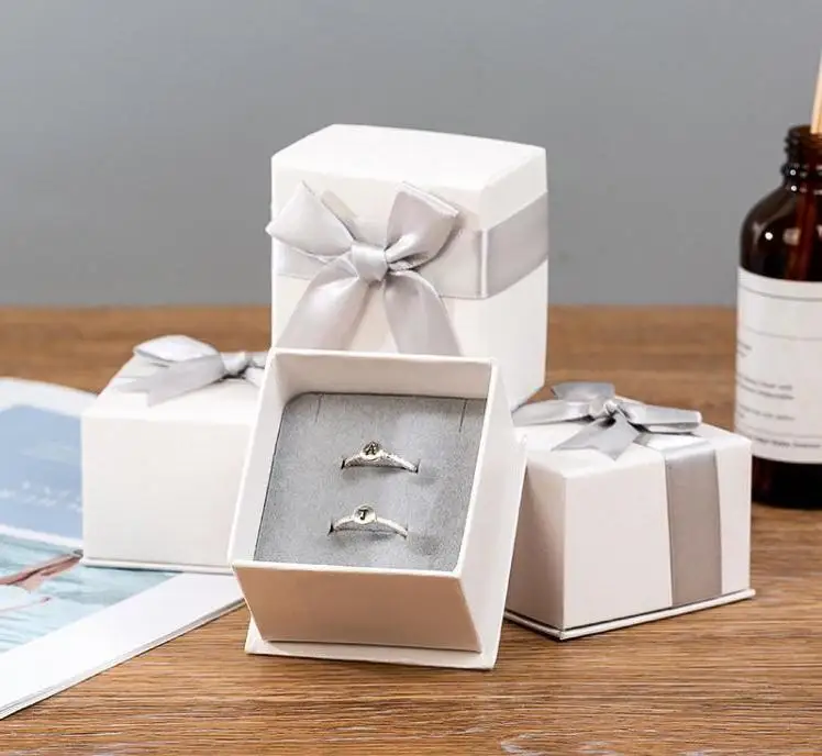 

7*7*4.5cm Luxury White Boxes For Necklace Earring Ring Jewelry Box Cases Packaging With Bowknot Wholesale