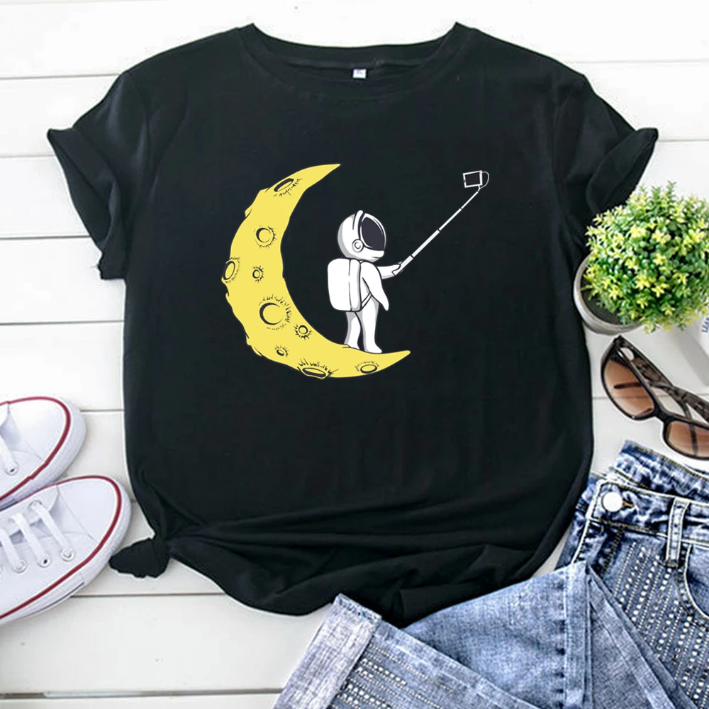 Women Tshirt Selfie Funny Cartoon Astronaut T-Shirt For Woman Casual Punk Short Sleeve Tops Korean Oversized Women'S T Shirt