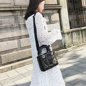 

2020 new female bag student new one-shoulder female single-shoulder oblique rivet small square bag hand bag