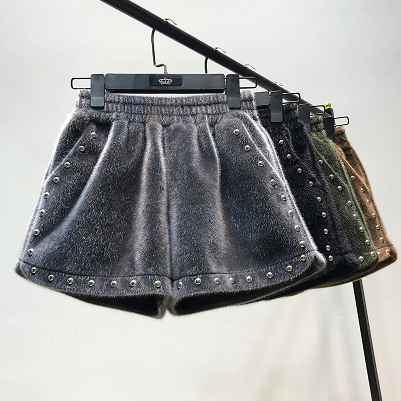 

Winter Faux Mink Fur Warm Shorts Women Solid Pearl Patchwork Elastic Waist Shorts Korean Female Fashion Simple Shorts Streetwear
