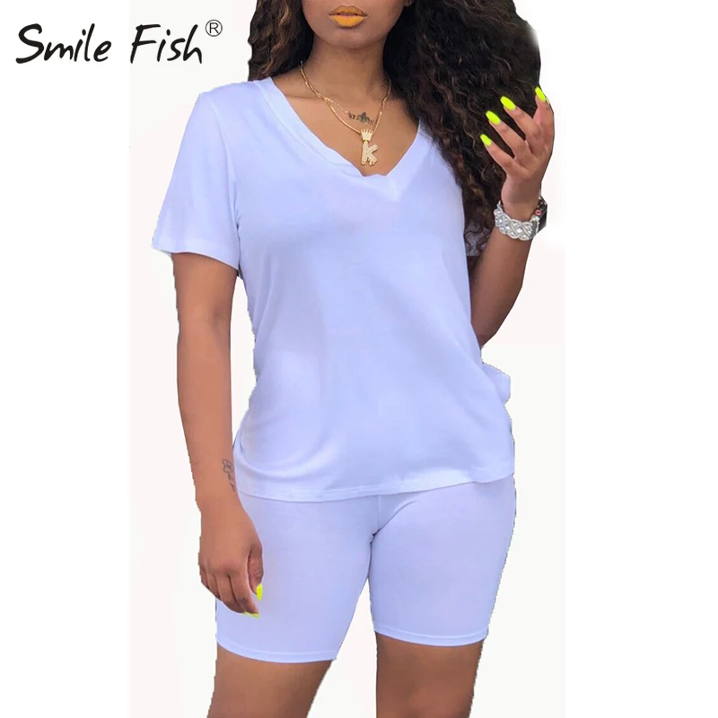 blue t shirt outfit women's