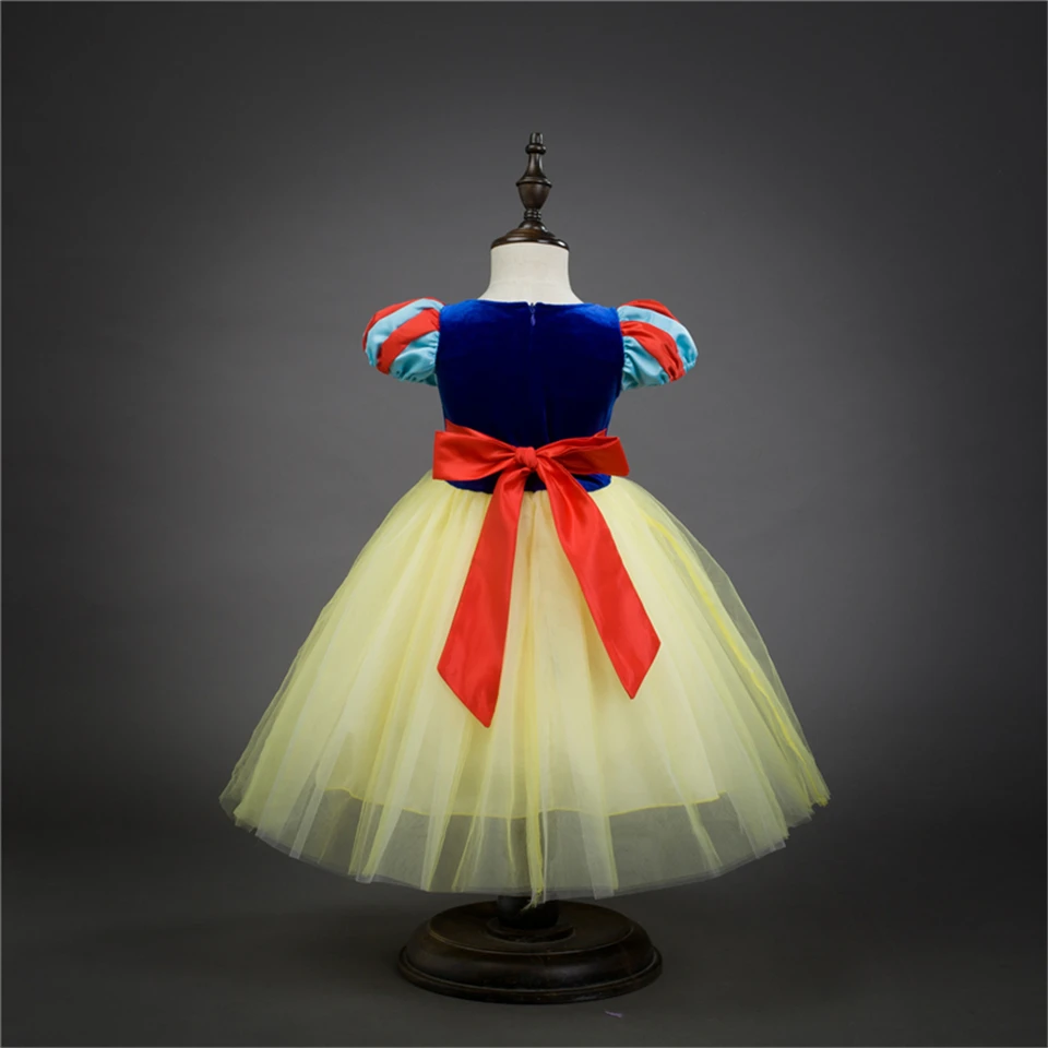 11532393589_898390851