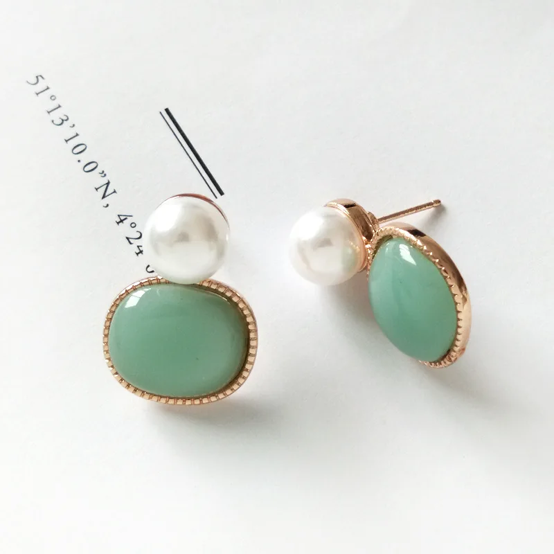 Carvejewl Geometric Imitation Pearl Clip Earrings No Ear Hole Elegant square resin Clips on Earrings Without Piercing for Women