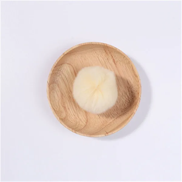beige 6 см conejo Rex pompones bolas de piel para coser en sombreros punto llavero bufanda zapatos piel Pom DIY manualidades Accesorio - Цвет: beige