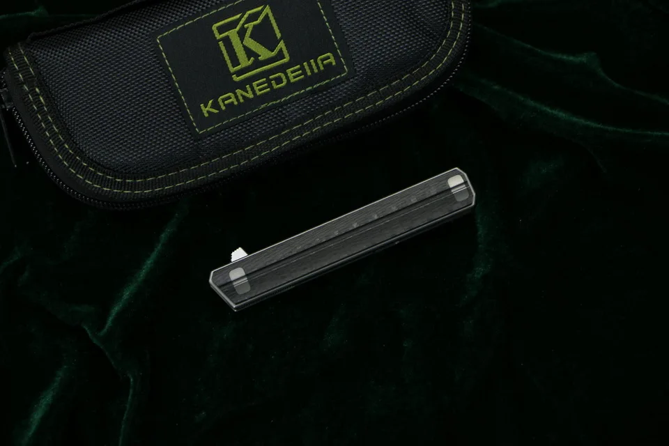 Kanedeiia small Qwaiken Flipper folding knife Titanium CF handle D2 blade camping outdoor survival pocket fruit Knives EDC tools