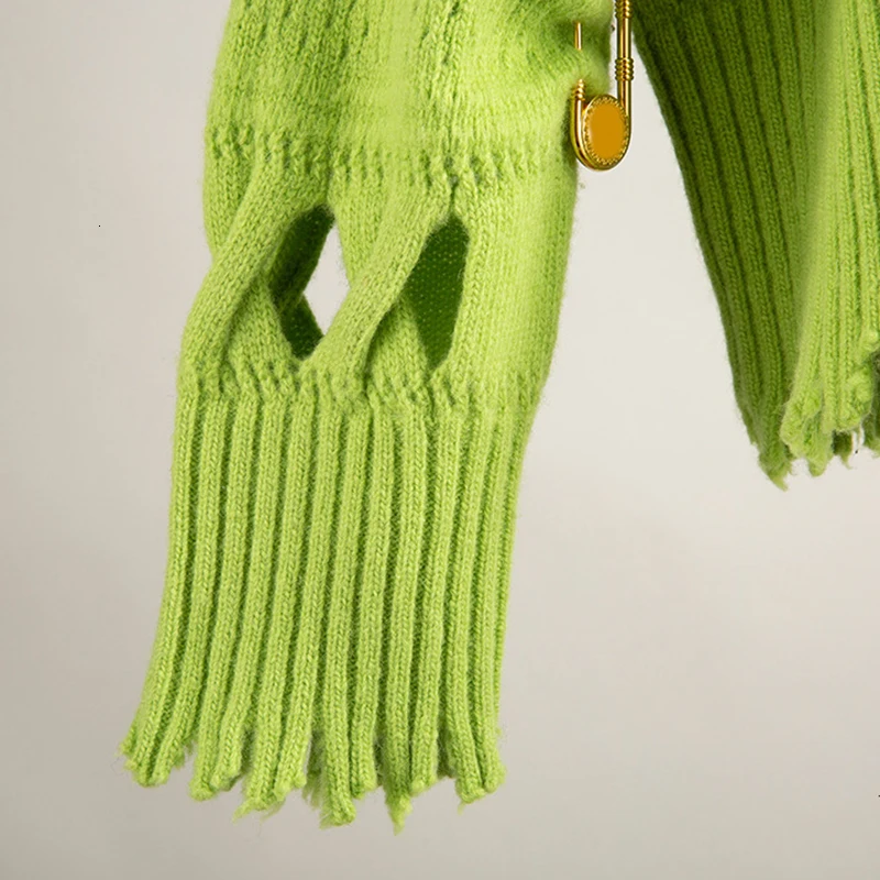 TWOTWINSTYLE Лоскутные булавки выдалбливают свитера женские О-образный вырез с длинным рукавом Асимметричный свитер Женская мода