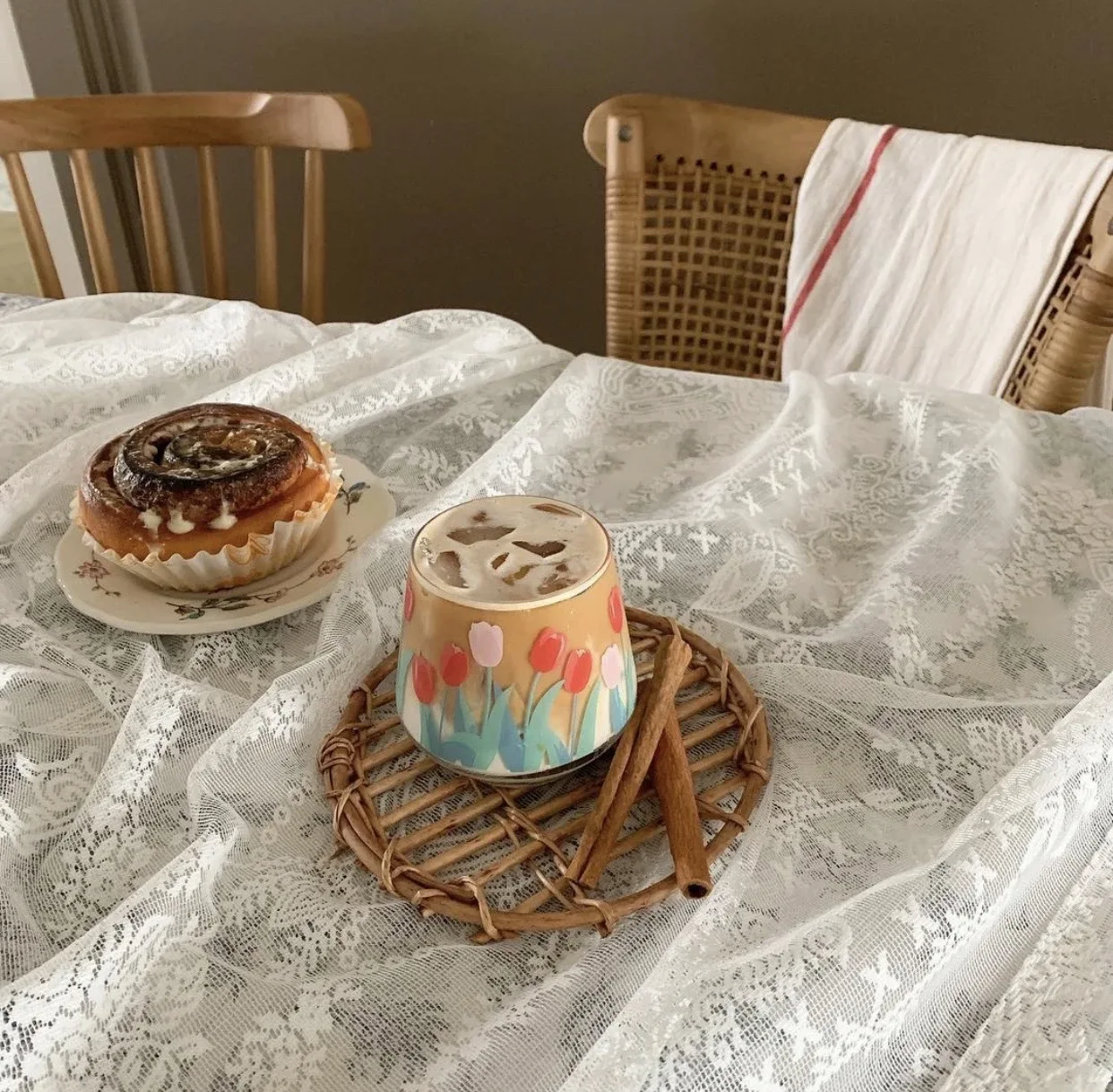 High Borosilicate Glass Can-Shaped Drinkware - Durable Coffee Mug, Tea Cup, and Wine Glass Durable, high borosilicate glass drinkware in a unique can shape, ideal for coffee, tea, and wine. Durable, high borosilicate glass drinkware in a unique can shape, ideal for coffee, tea, and wine. High Borosilicate Glass Can-Shaped Drinkware