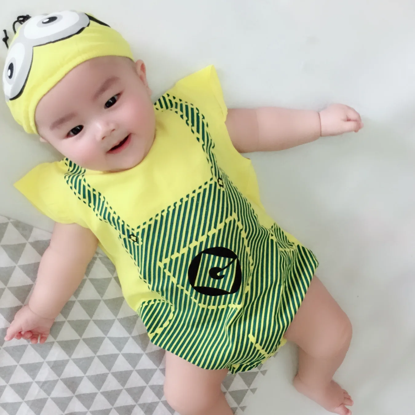 

Baby Jump Suit 2019 Summer Fashion Short Sleeve One-piece Romper Two-Piece Set Batman Triangular Hat Crawling Clothes