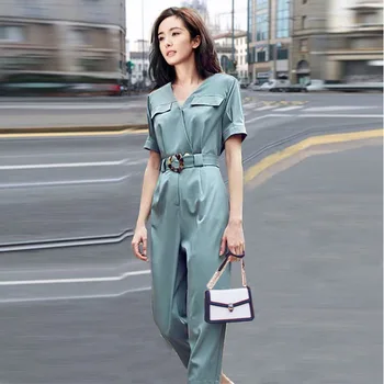 

Yang Mi's one piece overalls in the same style 20 summer new casual nine point pants in Korean version