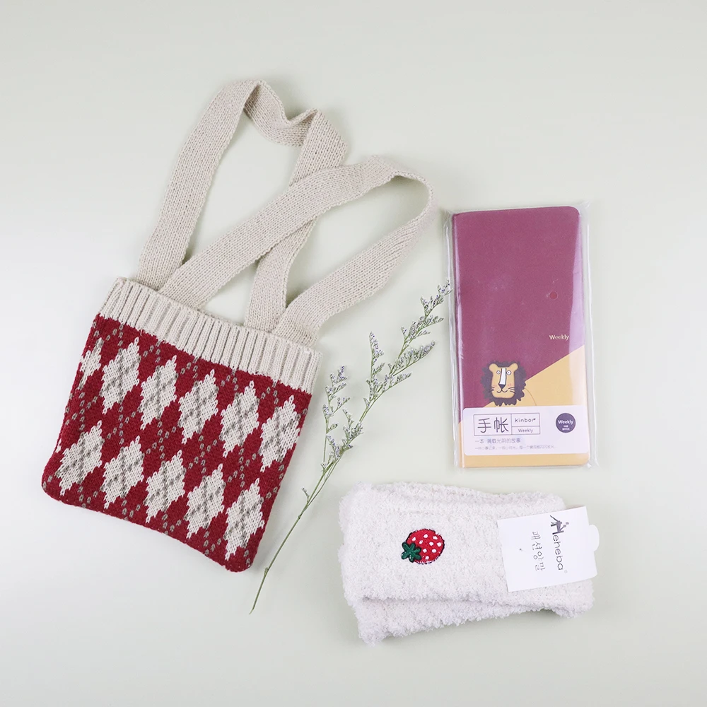 

Cute Partern Socks Gift Set with Notebook Diary and Bags Gift Box for Childrens Gift