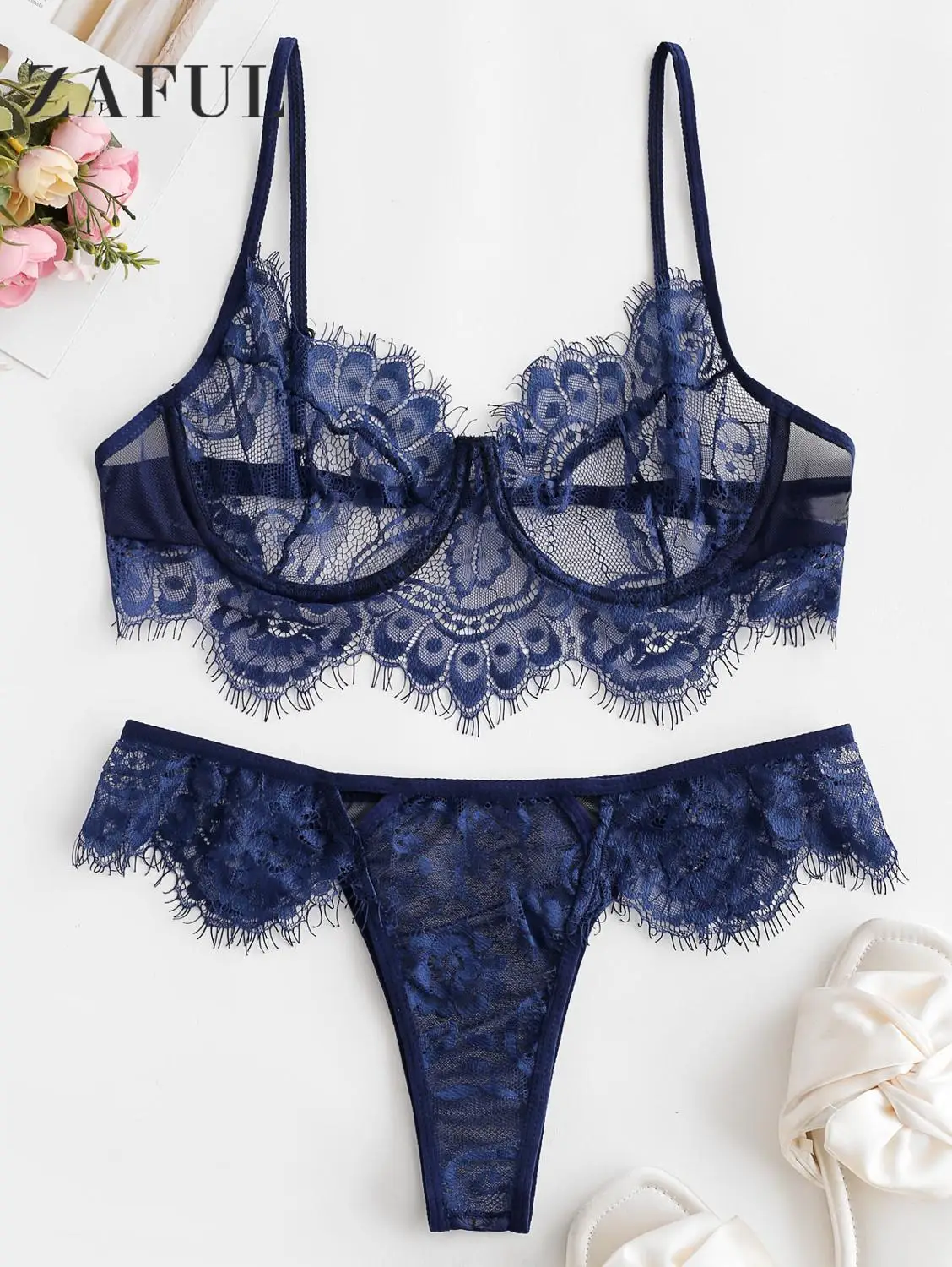 

ZAFUL Lace Underwire Sheer Hollow Out Lingerie Set