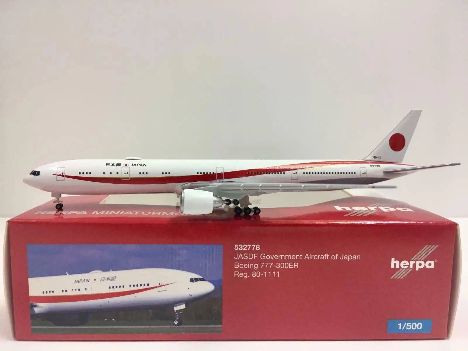 Herpa японские силы самообороны-701 Hikotai, японский самолет Boeing 777-300ER 1/500, литой под давлением, модель самолета
