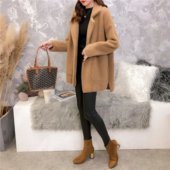 

Women's 2019 autumn and winter new loose thin solid color imitation velvet suit collar jacket Korean short knit female coat B589