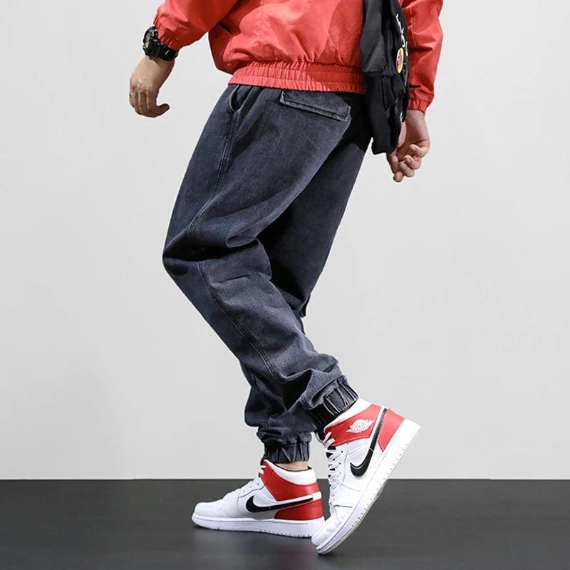 Japanese Style Fashion Men Jeans High Quality Loose Fit Big Pocket Cargo Pants Harem Jeans Men Streetwear Hip Hop Jogger Jeans