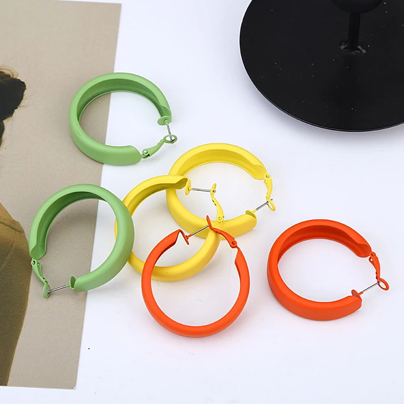 

New ins simple exaggerated spray paint big ring earrings for woman personality fashion han version earrings