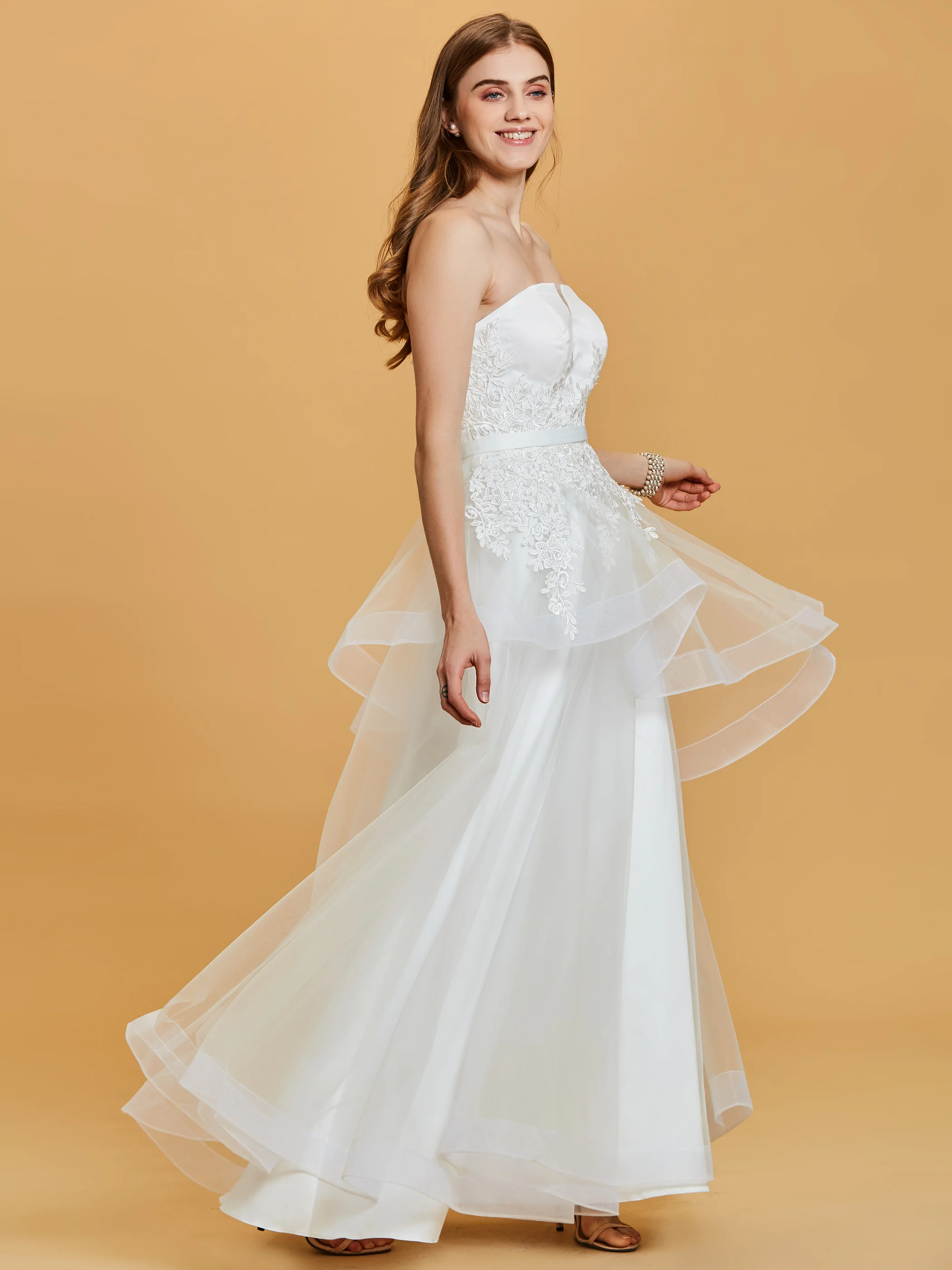White Strapless Evening Dress Lace Appliques Tiered Wedding Party Formal Dresses Sexy A Line Zipper Up Vestidos Largos