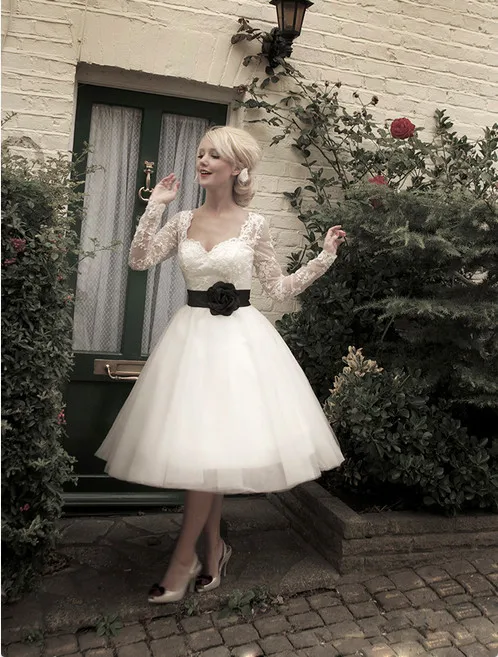 

Fashion Long White Short 2018 Backless Full Sleeve vestido de noiva Sexy Bridal Gown With Black Flower Belt bridesmaid dresses