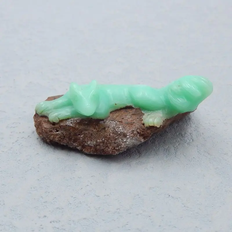 

Semiprecious Stones Carved Animal Chrysoprase Cabochon 44x25x17mm,15.7g Natural Stone Wolf Handcarving Chrysoprase Handicraft