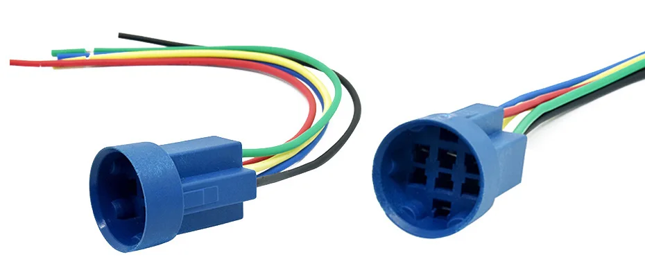 Wire harness connector for metal switch