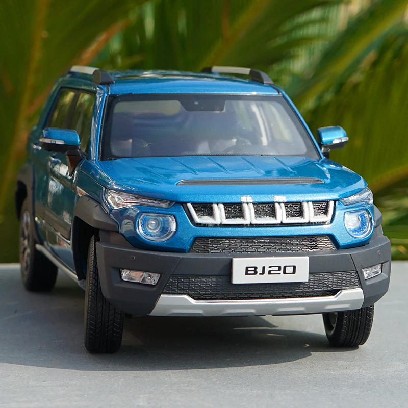 Литья под давлением 1:18 Модель автомобиля Beijing Jeep BJ20 1:18(зеленый, белый, синий