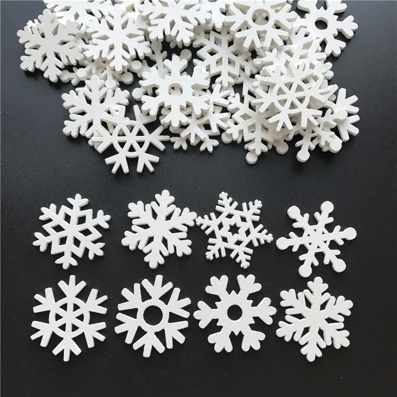 50pc 35mm Mix Shape Wooden White Snowflakes Christmas Ornaments Xmas Pendants New Year Christmas Decorations for Home