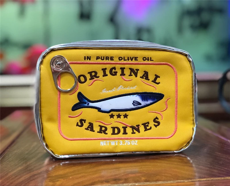 Novelty Retro Canned Sardines Style Cosmetic Bag Animal Makeup Bags Cute Portable Bath Travel Sack Women Handbags New
