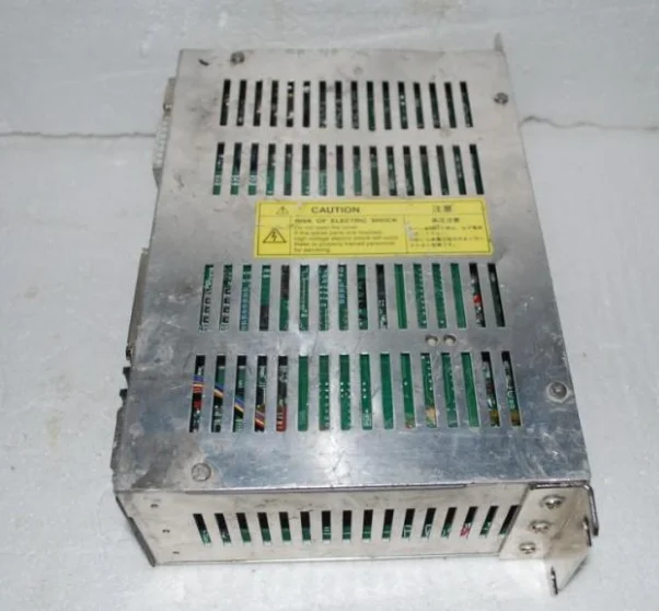 UR5C-015N-1AB-2X1-2/CE/CN используется один, сервопривод, хорошая Рабочая