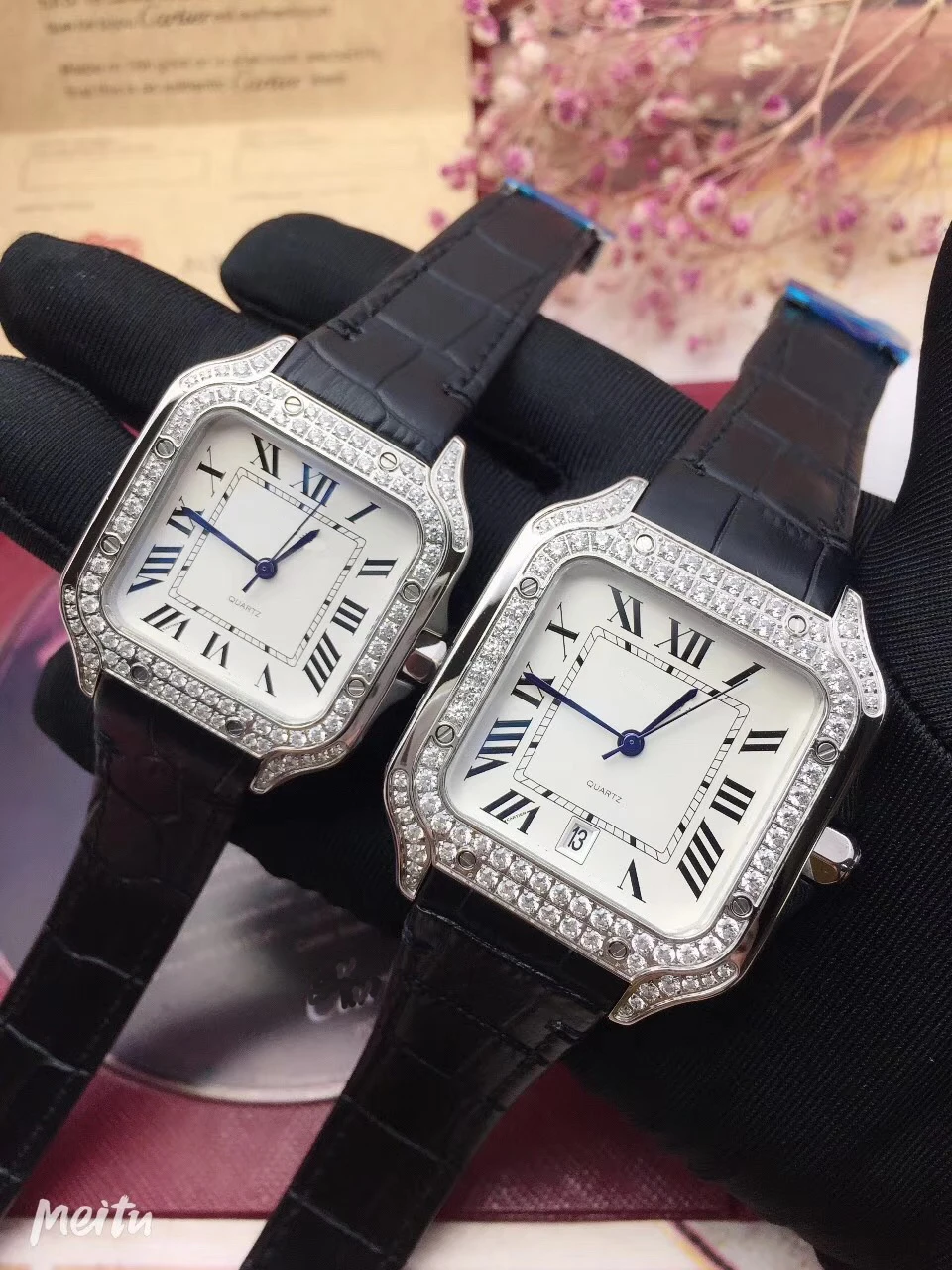 

Luxury Brand New Men Diamond Bezel Watch Women Quartz Sapphire Stainless Steel Santos Watches Silver Gold White Black Leather
