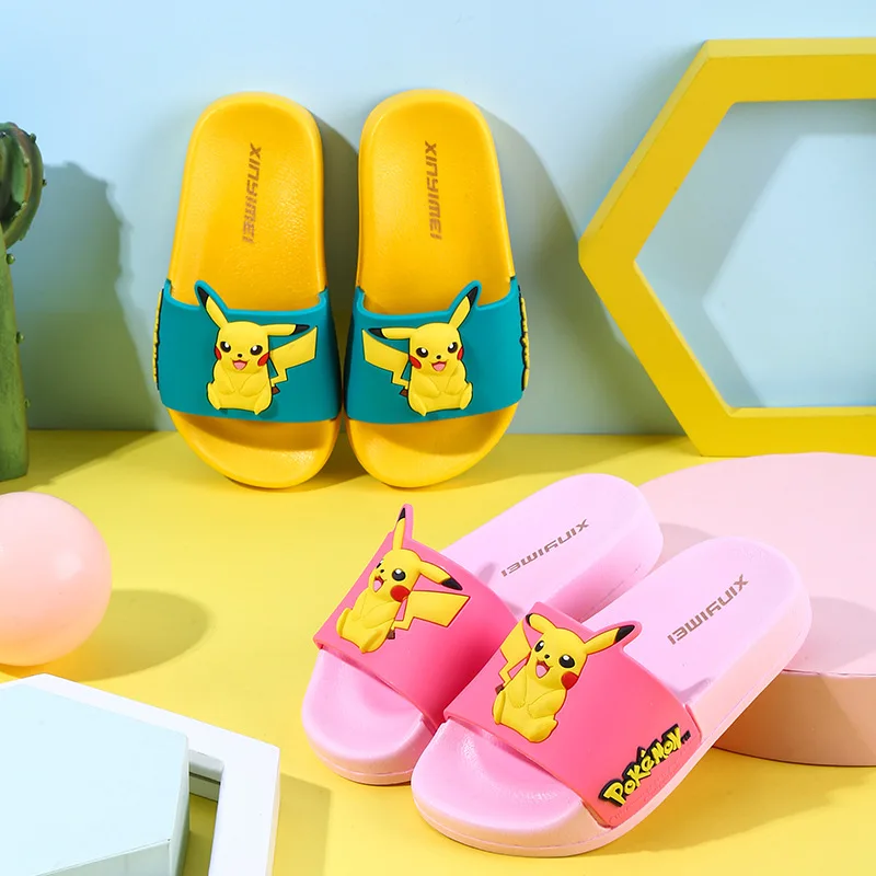 Pikachu-Zapatillas de verano de interior para niños, antideslizantes, color negro