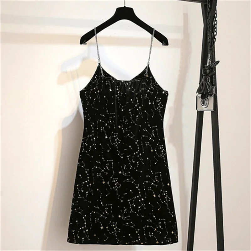 Женское тонкое платье на бретельках LISM черное большого размера с v образным