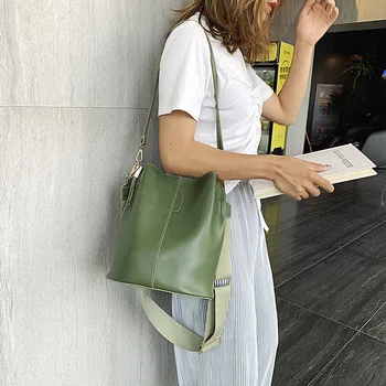 

Girls Book Bags 2020 New Korean Fashion Vintage Shoulder Wide Straps Bucket Bag shoulder bag