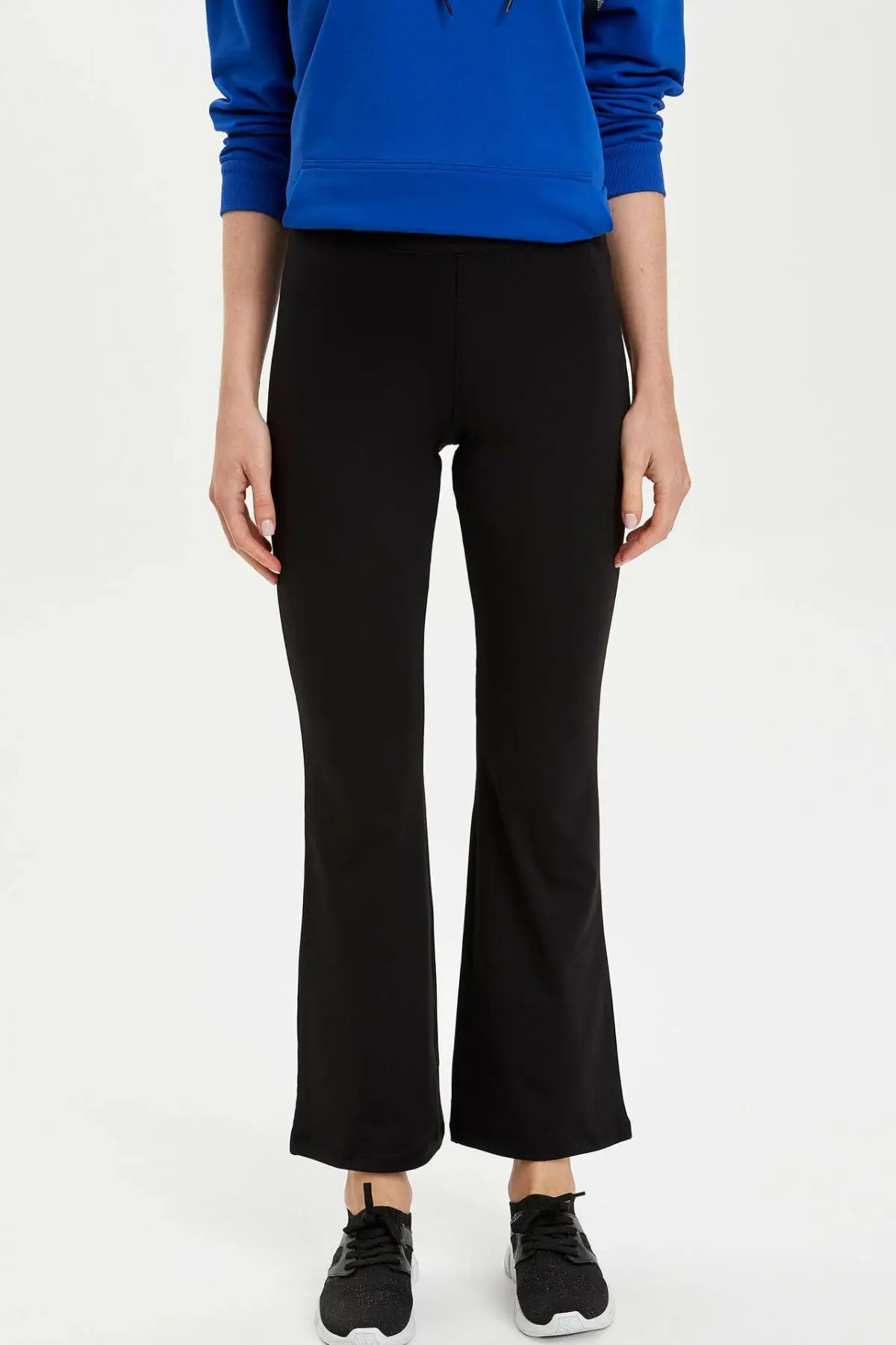 

DeFacto Woman Knitted Trousers-M0680AZ19AU