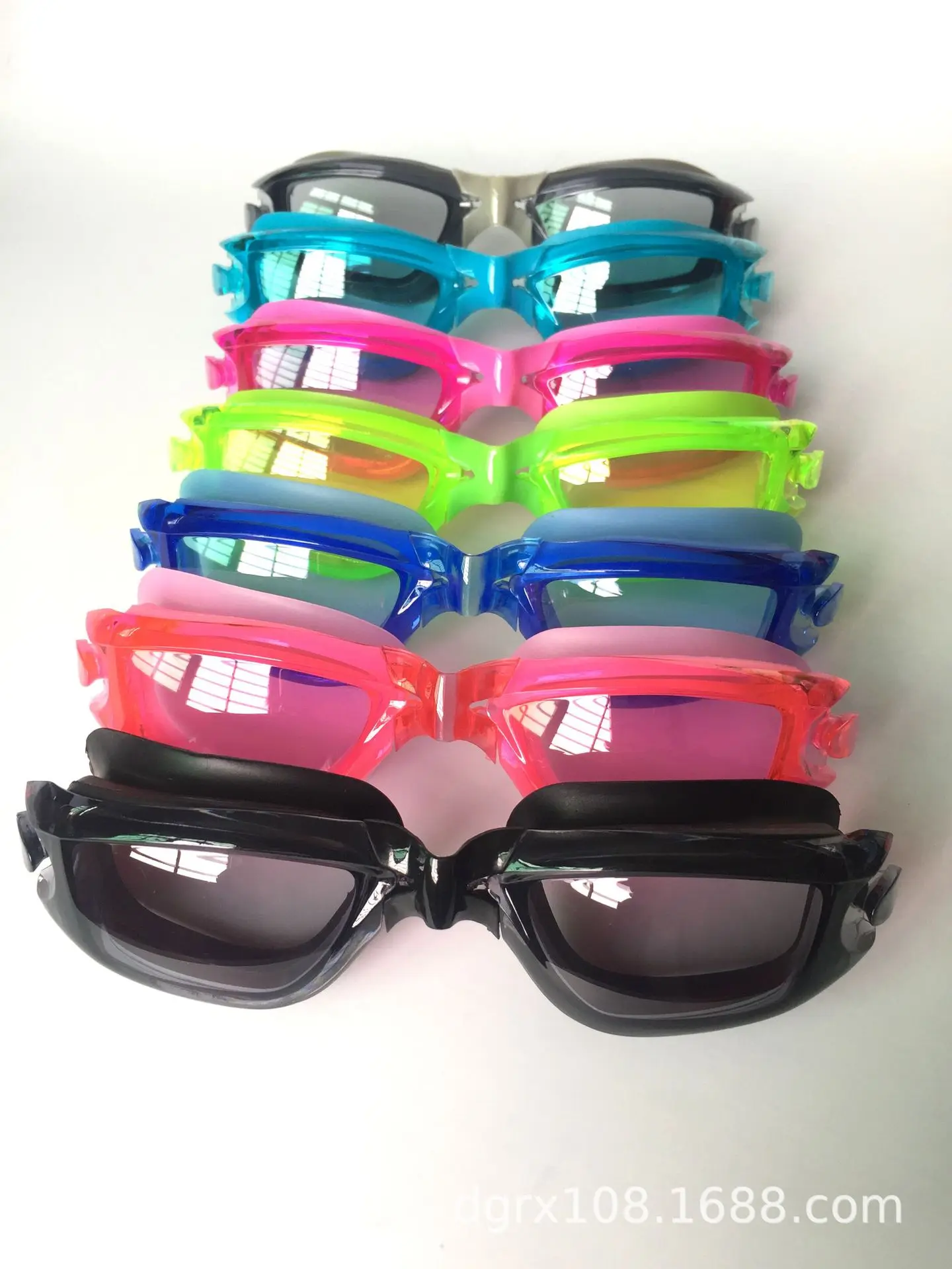 

New Style Silica Gel Goggles Adult Waterproof Myopia Swimming Glasses One-piece Earplug Electroplated Anti-fog Swimming Goggles