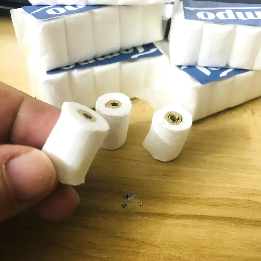 New 1 Set 1/12 Dollhouse Mini Paper Towel Roll Model Toilet Tissue Decoration Dolls House Bathroom Accessories 2