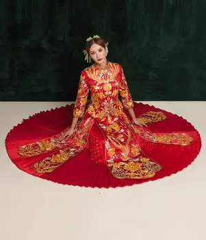 

Luxury Red Chinese wedding dress Traditional Embroidery Cheongsam Women Oriental Dragon Phoenix QiPao