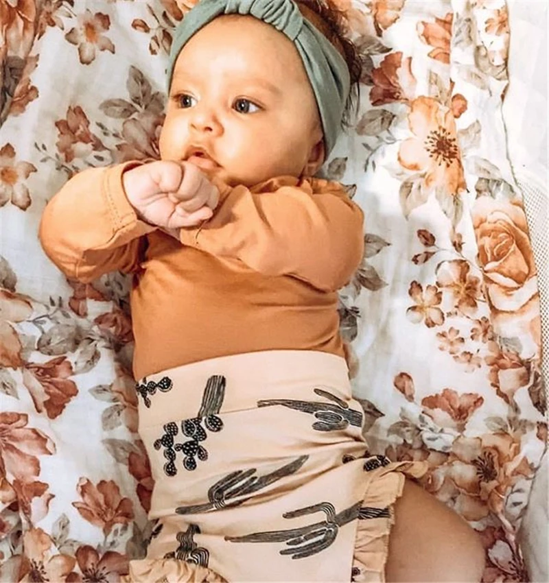 

Fashion Baby Girls Clothes Sweet Long Sleeve romper and Triangle Short Pants with Headband Autumn Toddlers clothes O-neck