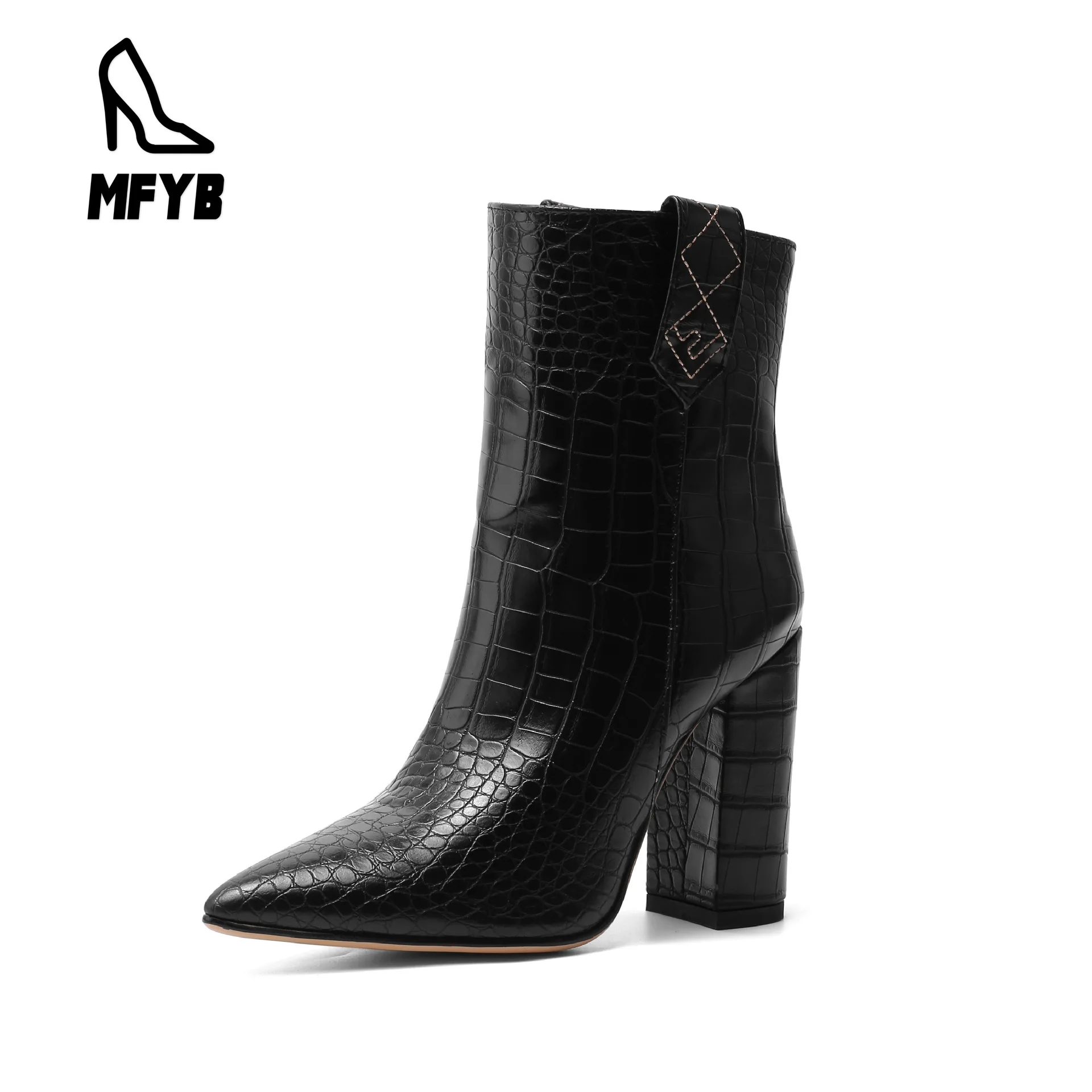 

MFYB Women's boots 2019 winter new fashion ultra high with pointed toe 40-43 large size low tube women's boots