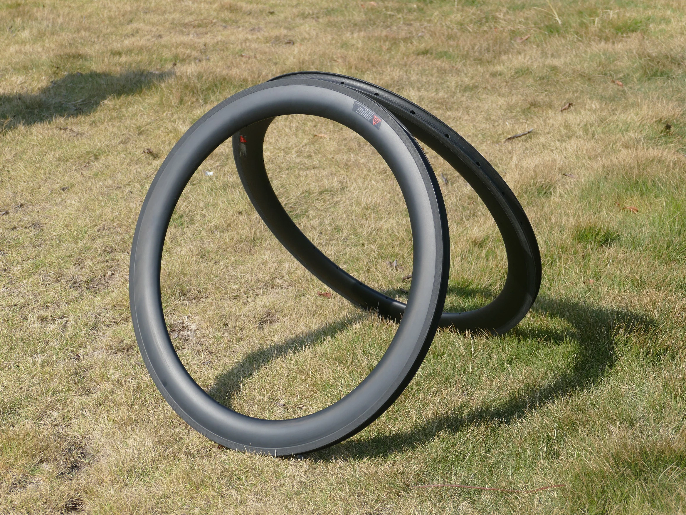 

Included 1 Pair - Full Carbon UD Matt Road Bike V - Brake Wheel Rim Clincher Tubeless 700C Wheel Rim Depth 38mm / 50mm / 60mm