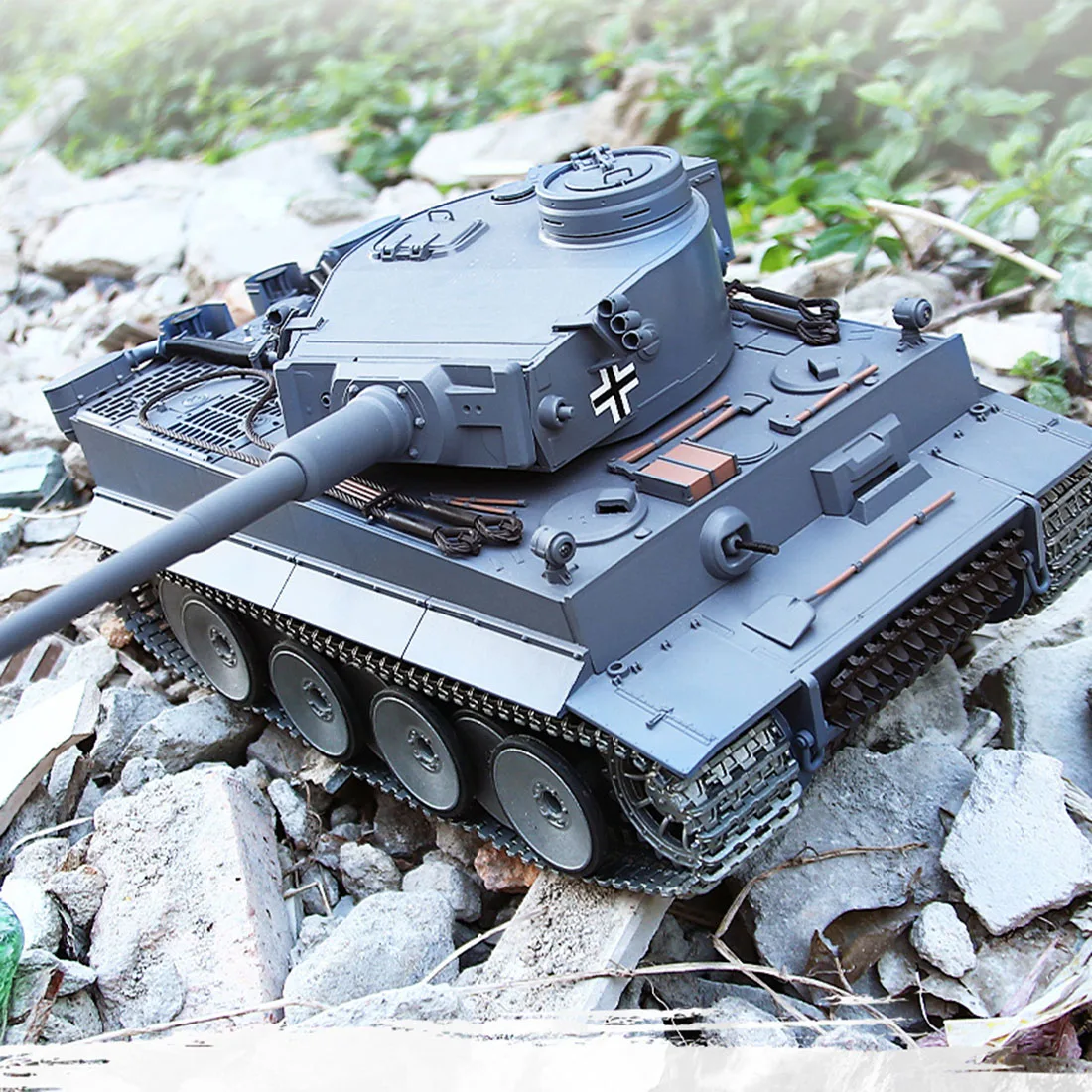 1:16 немецкий тяжелый танк Tiger 2,4G модель дистанционного управления Военный танк со звуковым дымовым эффектом-металлическая обновленная версия