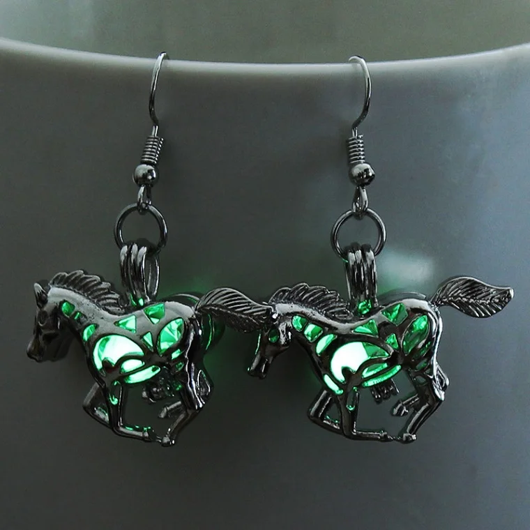 Полые светящийся камень любовь серьги для женщин очаровательное сердце дизайн винтажные Светящиеся женские серьги ювелирные изделия - Окраска металла: Green