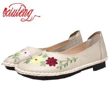 

Xiuteng New Arrival Slip On Antiskid Flat Genuine Leather Shoes Spring Summer Autumn Women Comfortable Breathable Printing Flats