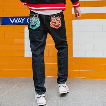 

RUELK 2020 New Fashion Men's Chinese Style Embroidered Jeans Retro Street Jeans Straight Trousers Male Casual Pants Mens 29-40